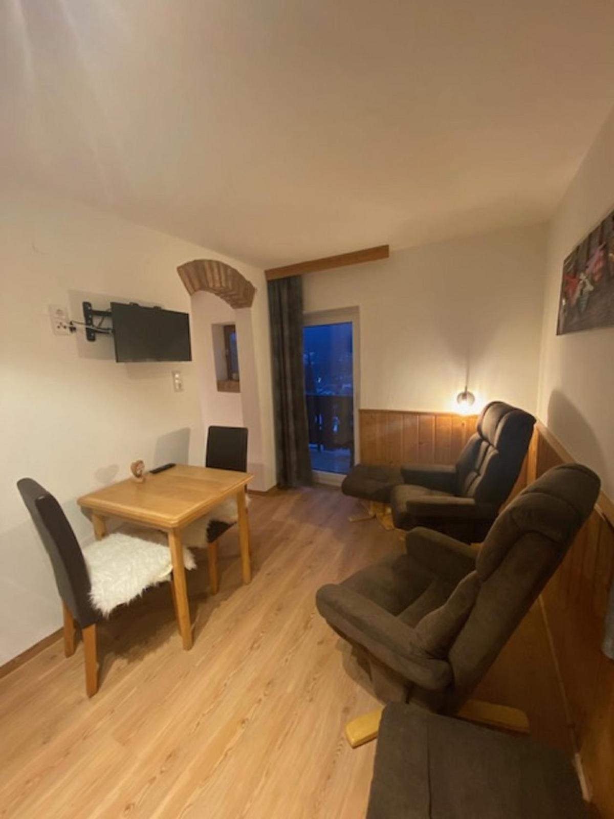 Alpenappartements Schwalbennestl Mittenwald Exteriér fotografie